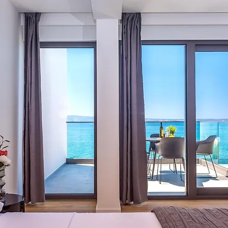 Vila Beachfront Villa Lagom, Heated Pool, Media Room