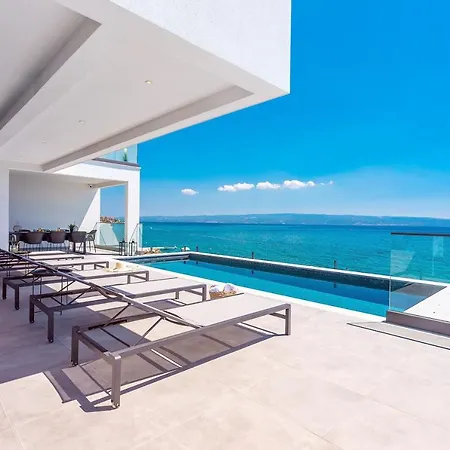 Beachfront Villa Lagom, Heated Pool, Media Room Vila