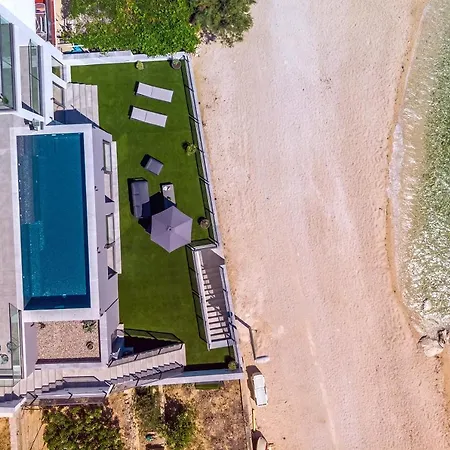 Vila Beachfront Villa Lagom, Heated Pool, Media Room