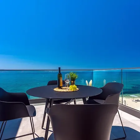 Beachfront Villa Lagom, Heated Pool, Media Room Podstrana