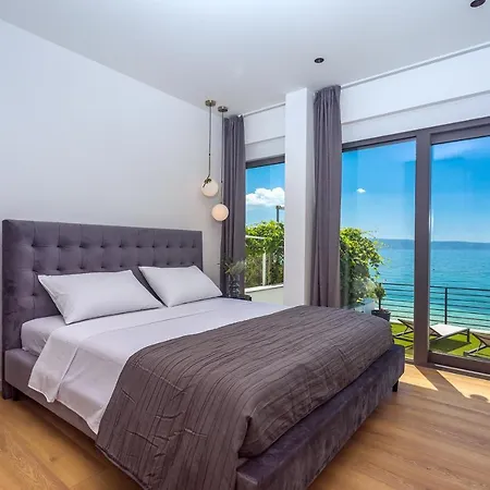 Beachfront Villa Lagom, Heated Pool, Media Room *