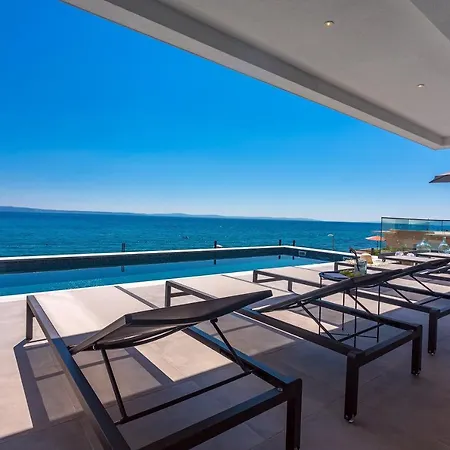 Beachfront Villa Lagom, Heated Pool, Media Room Podstrana