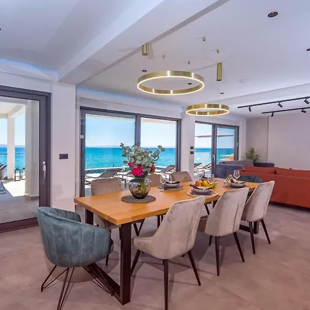 Beachfront Villa Lagom, Heated Pool, Media Room Villa