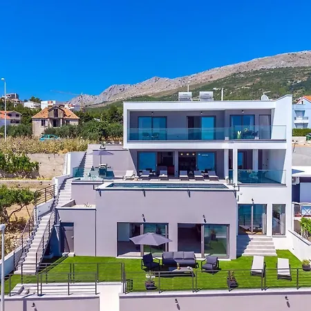 Beachfront Villa Lagom, Heated Pool, Media Room Villa