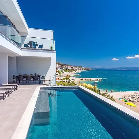 Villa Beachfront Villa Lagom, Heated Pool, Media Room Podstrana