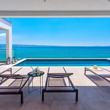 Villa Beachfront Villa Lagom, Heated Pool, Media Room *